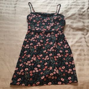 Floral mini dress w/ adjustable straps and zipper!